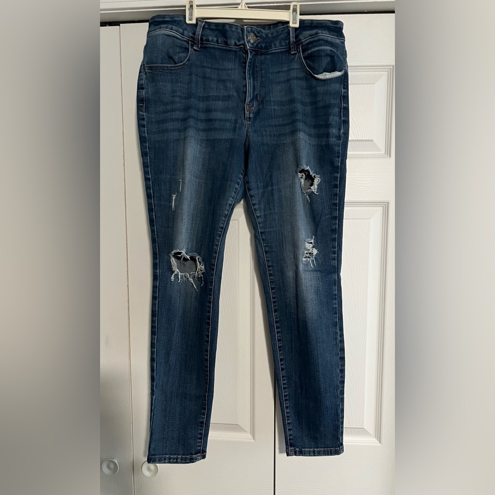 Maurice’s Midrise size 18W distressed straight leg jean